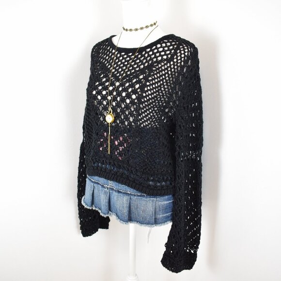 BCBGMaxAzria Black Chunky Long Bell Sleeve Cropped Oversized Slouchy Sweater - Picture 2 of 7